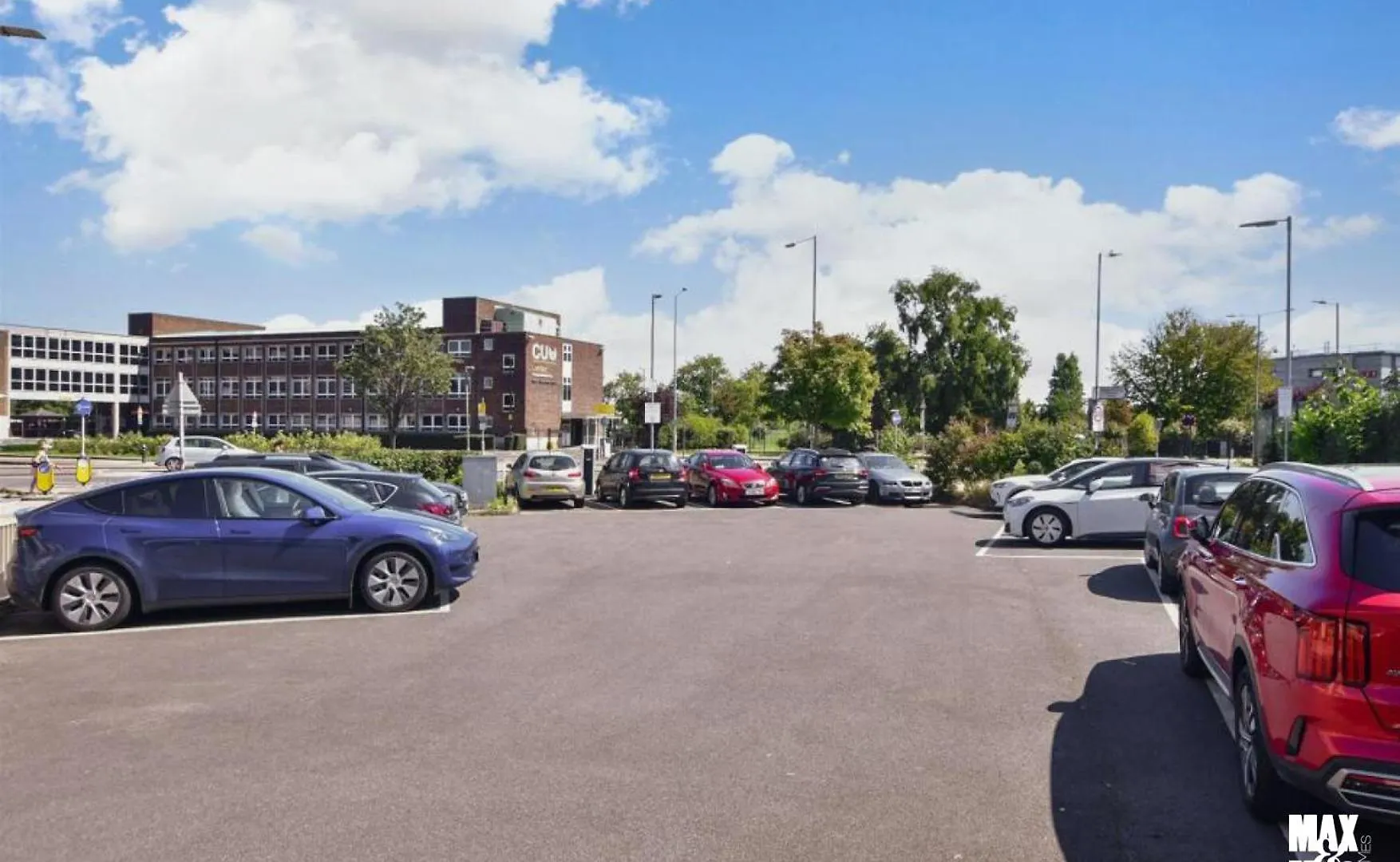 Apartment 2-Bed & 2 Bathroom, Balcony & Parking - Close To Dagenham East & Romford Station United Kingdom