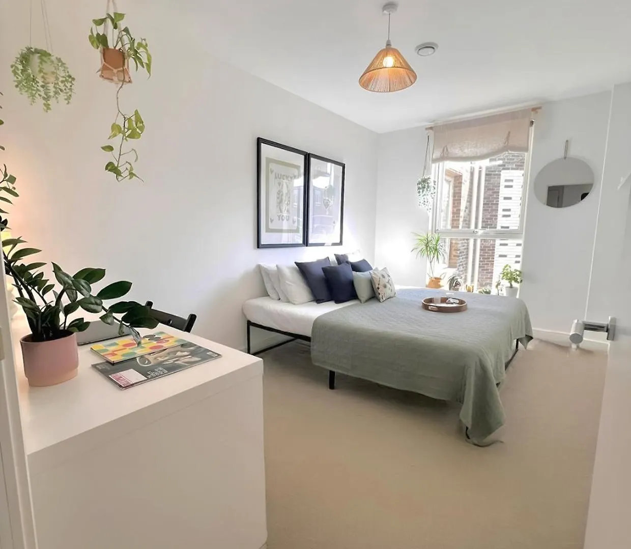 Apartment 2-Bed & 2 Bathroom, Balcony & Parking - Close To Dagenham East & Romford Station United Kingdom