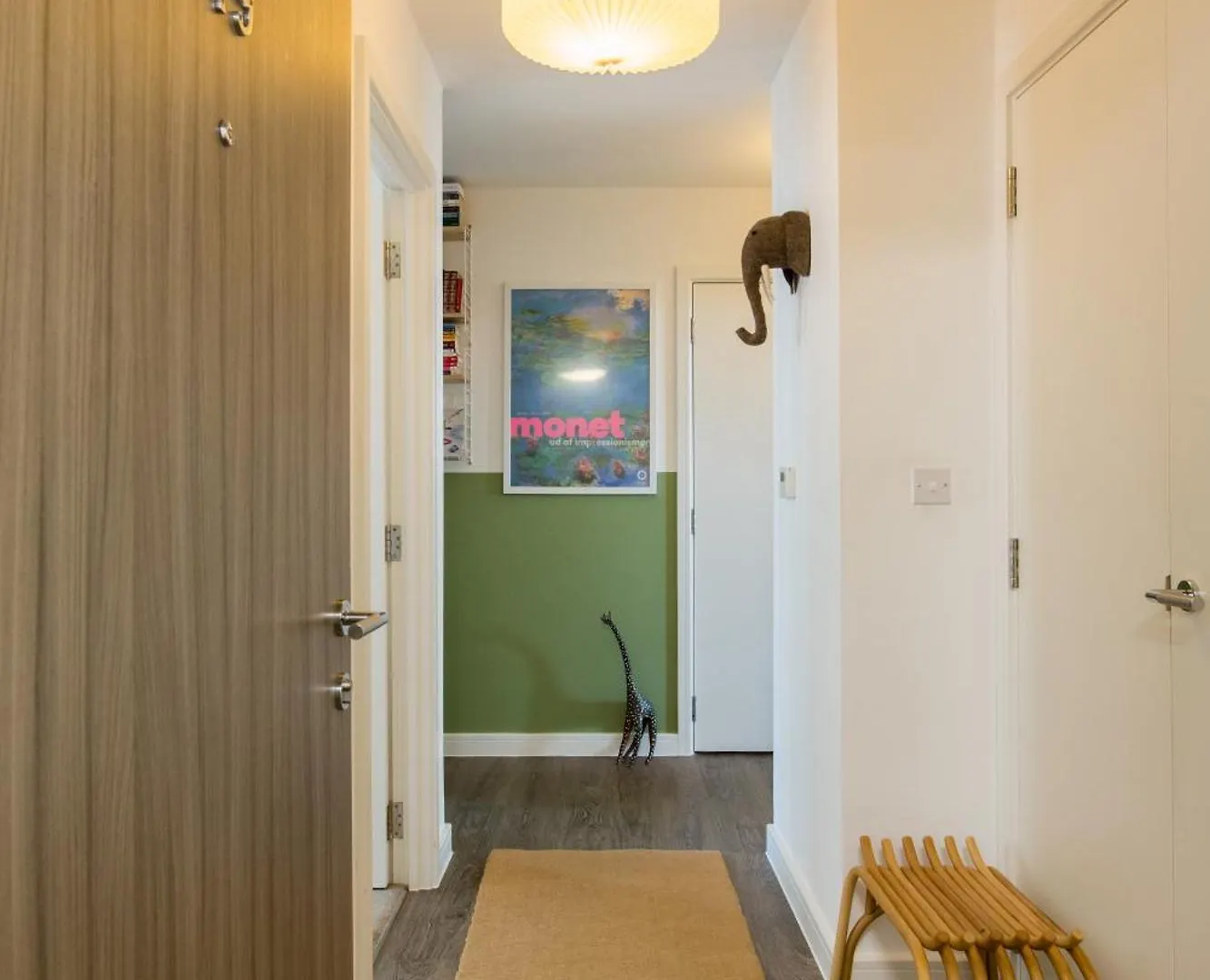 Apartment 2-Bed & 2 Bathroom, Balcony & Parking - Close To Dagenham East & Romford Station
