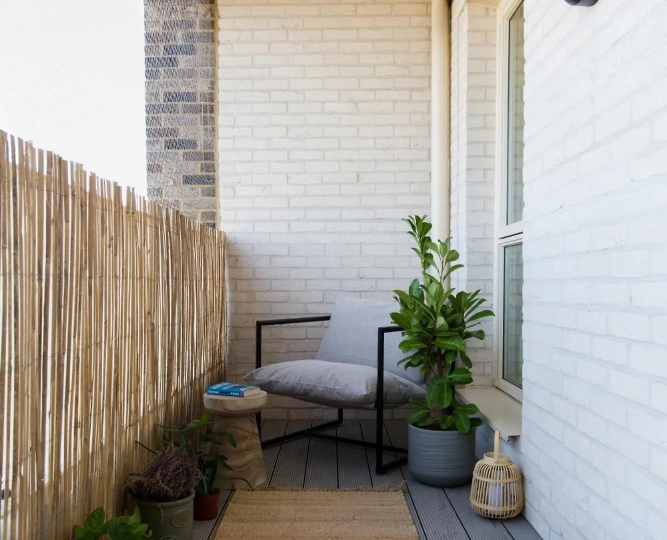 Apartment 2-Bed & 2 Bathroom, Balcony & Parking - Close To Dagenham East & Romford Station