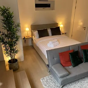  Apartment Studio House